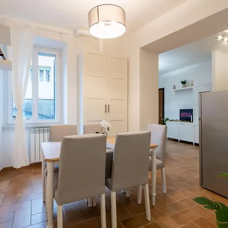 Apartment Centro Storico-wifi-netflix - Elegante